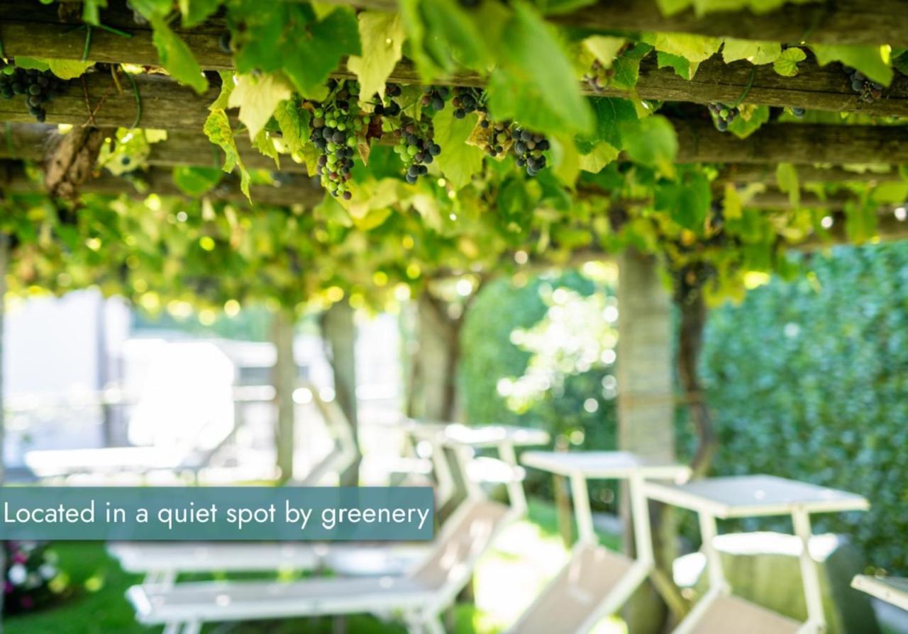 Ascona Lodge, Pool & Garden Retreat Bagian luar foto