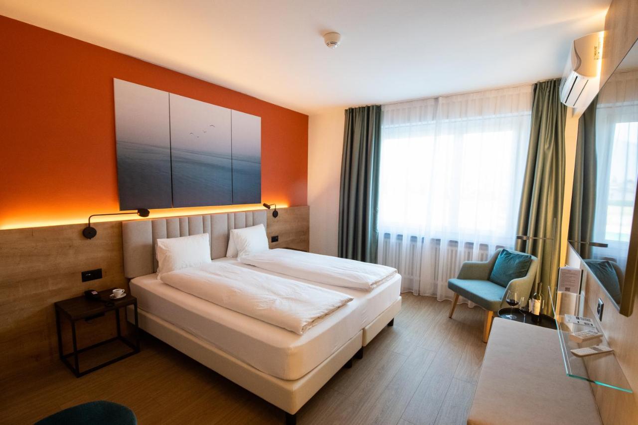 Ascona Lodge, Pool & Garden Retreat Ruang foto