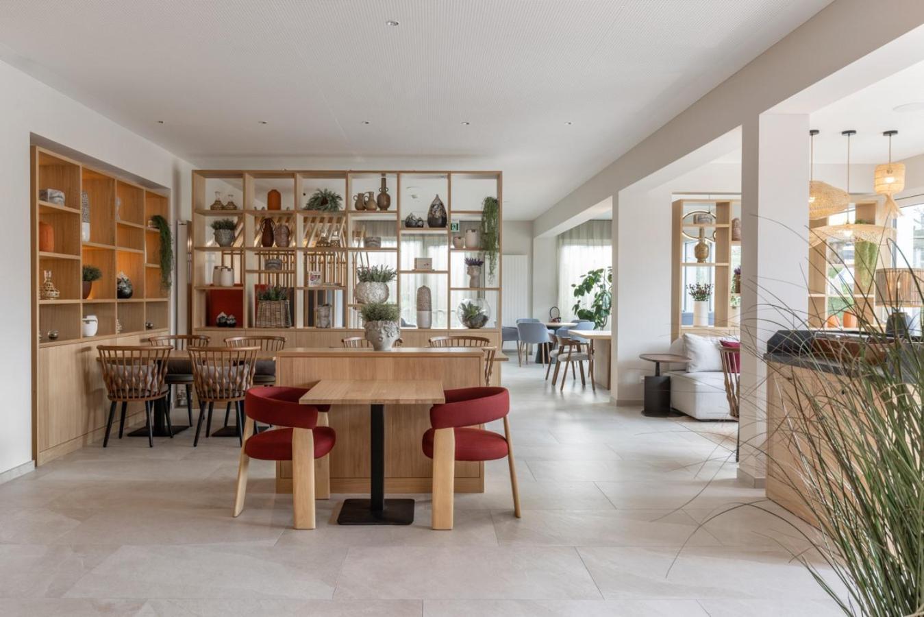 Ascona Lodge, Pool & Garden Retreat Bagian luar foto