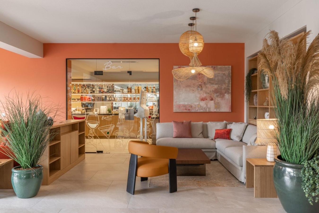 Ascona Lodge, Pool & Garden Retreat Bagian luar foto