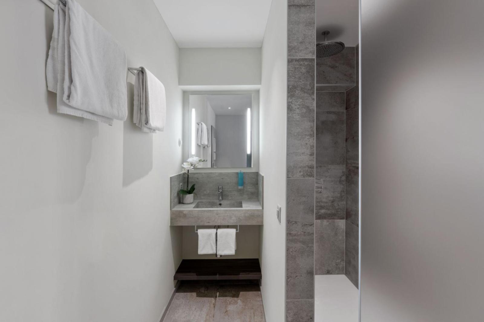 Ascona Lodge, Pool & Garden Retreat Bagian luar foto