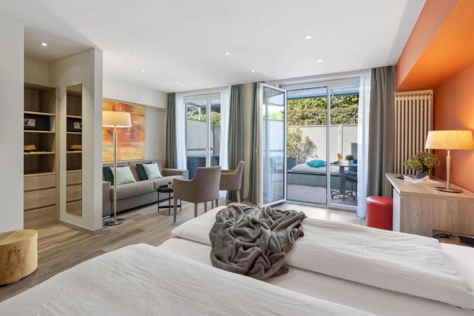 Ascona Lodge, Pool & Garden Retreat Bagian luar foto